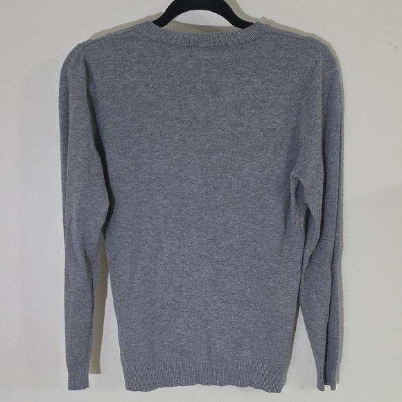 Silver Gray Crew Neck Sweater with Heart Design - Picture 4 of 5